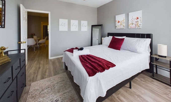 Constable Hook Apartment | Cozy apt in Bayonne, 2 min walk to rail to NYC