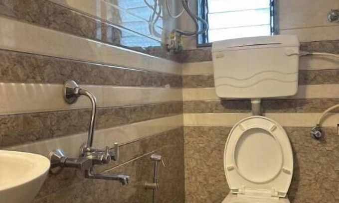 Khar Apartment | Cozy Apt off Carter Rd Bandra W