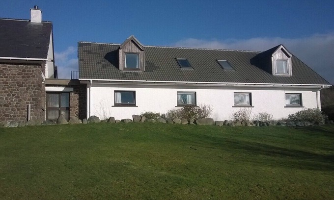 Drumchork Apartment | Cozy Aultbea Apartment with Sea View