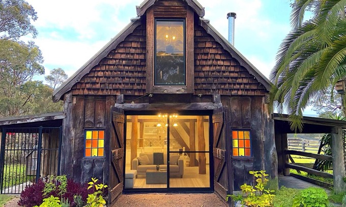 Quorrobolong House | Cozy Barn, Farm stay, Watagans views, Rustic charm