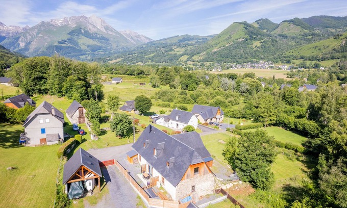 Aucun House | Cozy barn with breathtaking views over the Val d'Azun