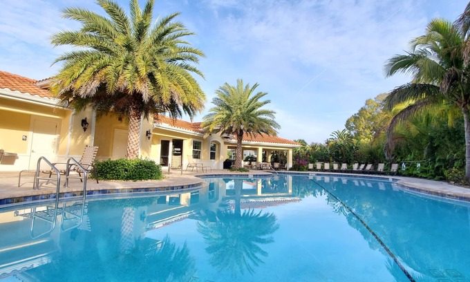 Osprey Condo | COZY BEACH RETREAT JUST MINUTES AWAY FROM BEACH