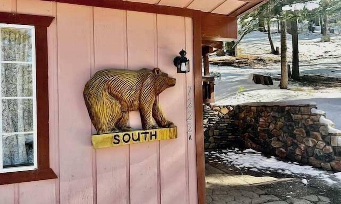 Yosemite West Apartment | Cozy Bear South-Inside Yosemite-Sleeps 5