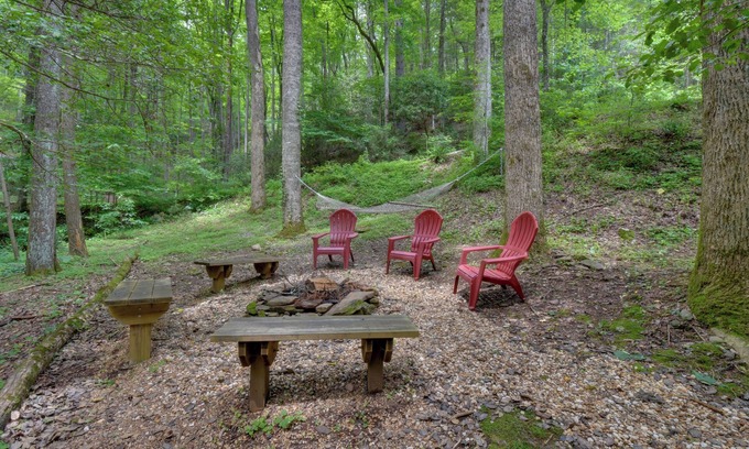 Blairsville Cabin | Cozy Blairsville Cabin: 2 Mi to Vogel State Park!