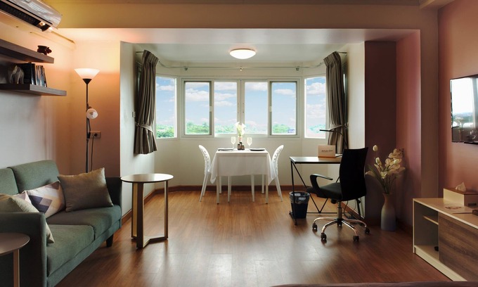 Nimman Apartment | Cozy & Bright Studio on Nimman rd. Panoramic view!