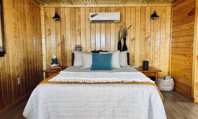 Jasper House | Cozy Bungalow at the Top of the Canyon
