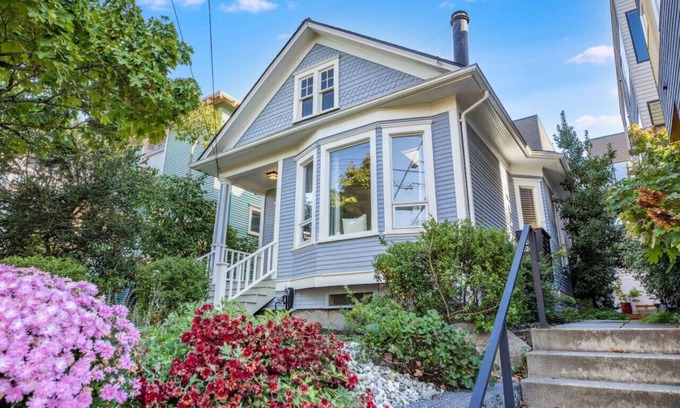 Minor House | Cozy Bungalow in Capitol Hill