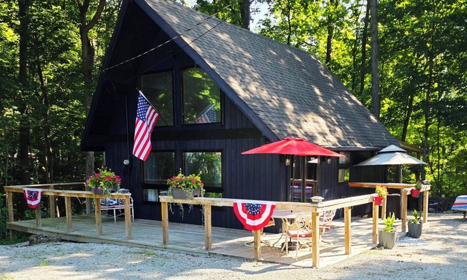 Bellmore Cabin | Cozy Cabin- A-Frame style cabin with Loft.