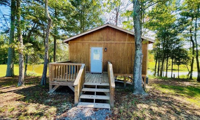 Horton Cabin | Cozy Cabin by Turtle Creek w/pond view