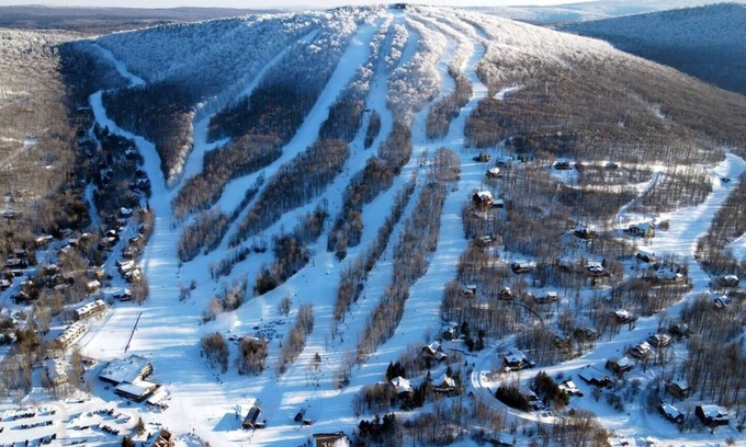 Davis Cabin | Cozy cabin in Canaan Valley-minutes from slopes.
