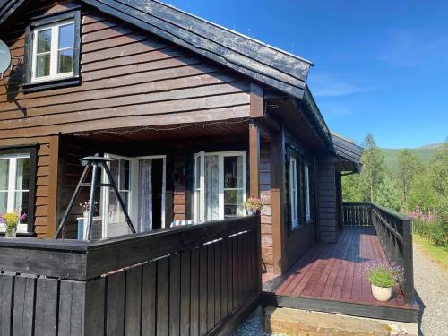 Eikjedalen House | Cozy cabin in Eikedalen