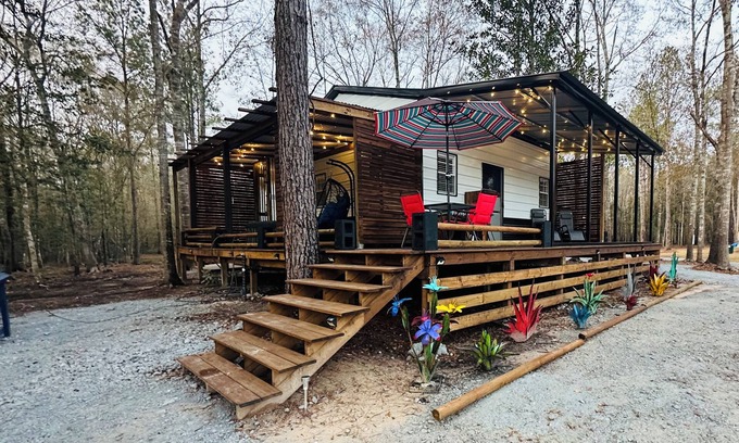 Kountze Cabin | Cozy cabin in Kountze, Tx, Enjoy your own private Hot -tub.