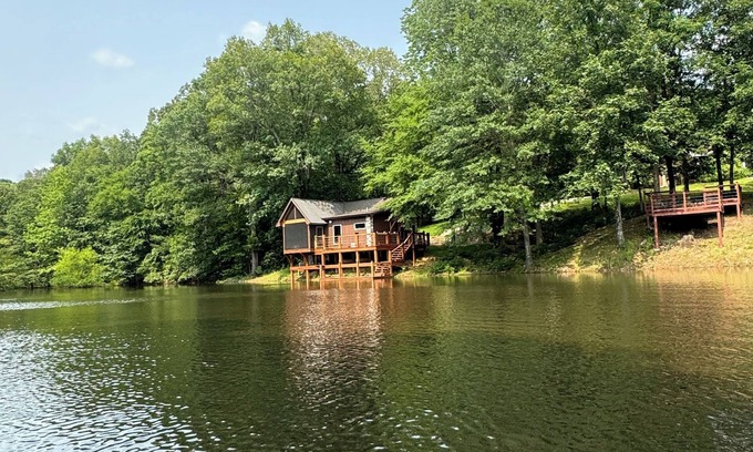 Sardis Cabin | Cozy cabin in lovely Sardis with WiFi, AC