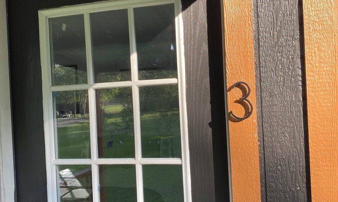 Pointblank Cabin | Cozy cabin in nice Point Blank with fitness room, pool & AC