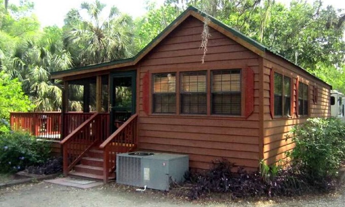 Inverness Cabin | Cozy Cabin in riverfront resort
