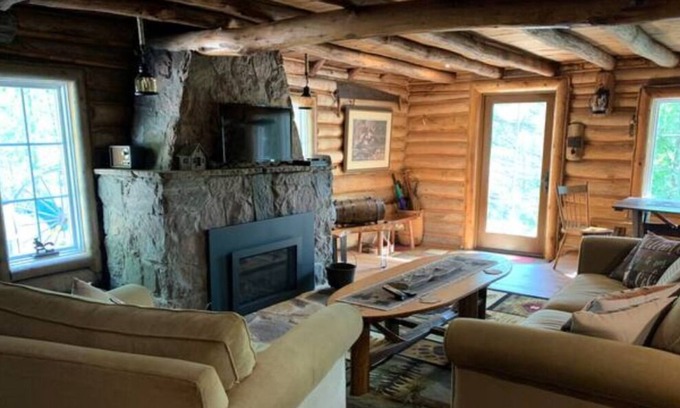 Durham Region Cabin | Cozy Cabin in the Woods