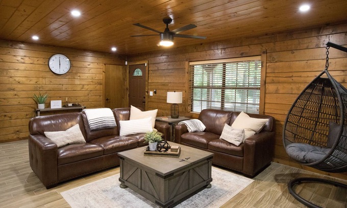 Mount Vernon Cabin | Cozy Cabin just minutes from the lake