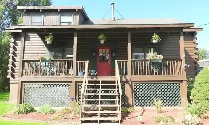 Bridgeport Cabin | Cozy Cabin minutes from Lake Oneida