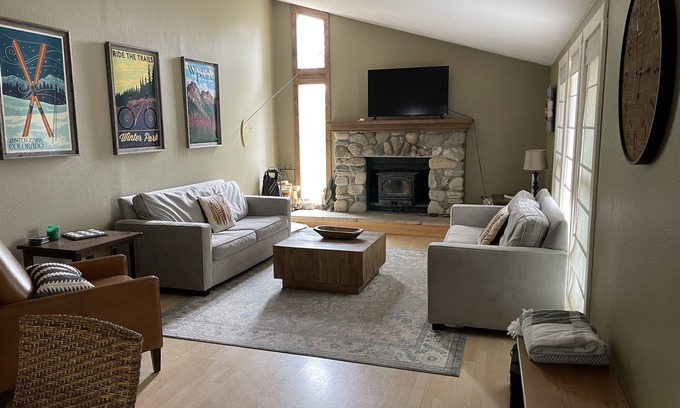 Grand Country Estates Cabin | Cozy cabin on 2 acres in Tabernash, CO. Pet friendly, excellent Wifi!
