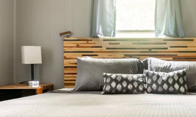 Mayo River Cabin | Cozy cabin on Blueberry Orchard with WiFi & AC & Heat
