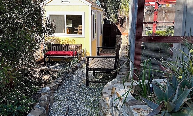 Topanga Cabin | Cozy Cabin Under the Oaks, WiFi, Outdoor Fitness in Enchanting Topanga Dreaming