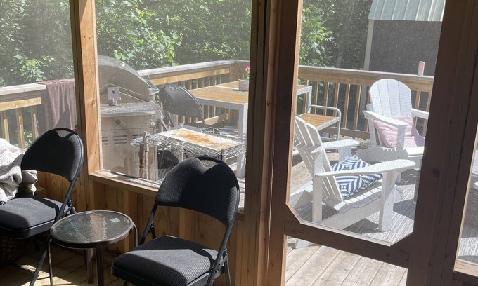 Victoria Beach Cabin | Cozy cabin with a new bunkie & out door shower in Victoria Beach restricted area