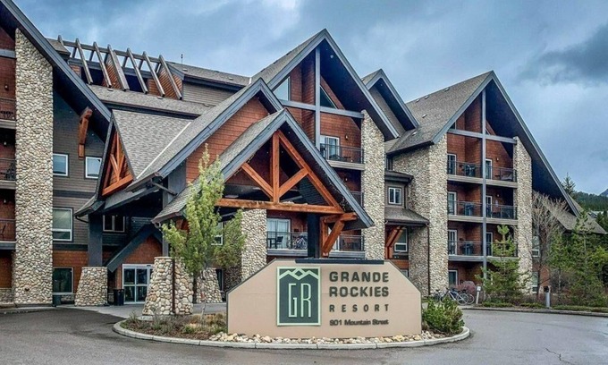 Canmore Condo | Cozy Canmore resort w/mountain view&pool