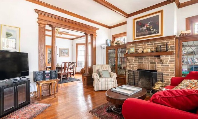 York House | Cozy Cape Cod Bungalow|King|Queen|WD|Full Kitchen|Wifi|Desk