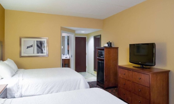 Carlisle Hotel | Cozy Carlisle Room with Free Breakfast – Short Drive to Roundtop Ski Resort