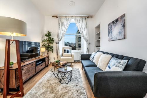 Old Town Apartment | Cozy Central 2 Bed Apt with Great View - Parking