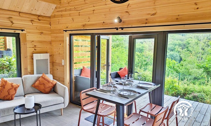Saint-Berthevin Cottage | Cozy Chalet Near Laval: Nature, Activities & Family-Friendly Sleeps 4
