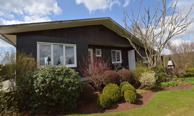 Bernister Ski Chalet | Cozy Chalet with Pond, Malmedy