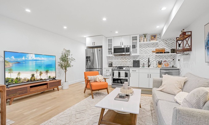 Dupont Circle Apartment | Cozy & Charming 2-Bedroom Apartment in the Heart of Dupont Circle!