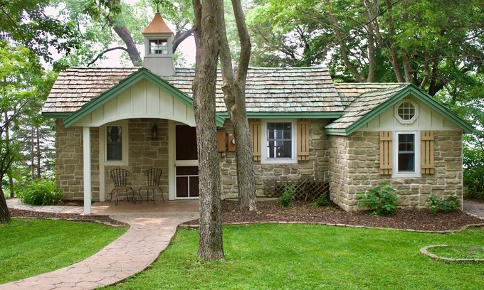 Annandale Cottage | Cozy Clean Cottage on Clearwater