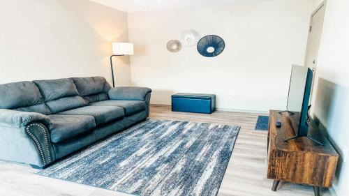 Texas City Apartment | Cozy Comfort 1BR - Renovated, Private, Pet Welcome