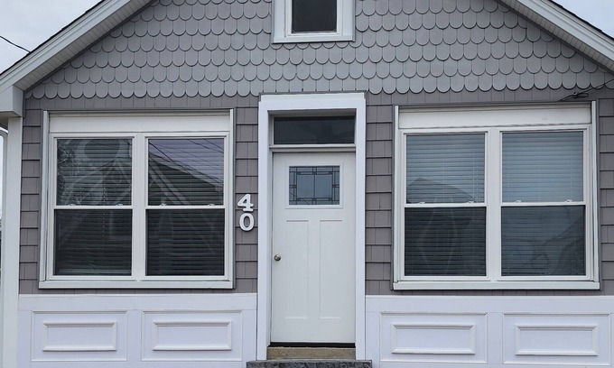 Old Lyme Cottage | Cozy/comfy/peaceful beach home