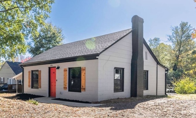 Statesville House | Cozy & Comfy Remodeled Home