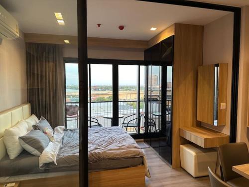Bang Kra So Apartment | Cozy Condo in Nonthaburi with riverfront view