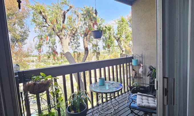 Montebello Condo | Cozy condo on hill top. with beautiful view of the city