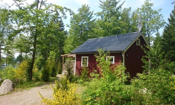 Hallaryd House | Cozy cottage by te lake in Småland
