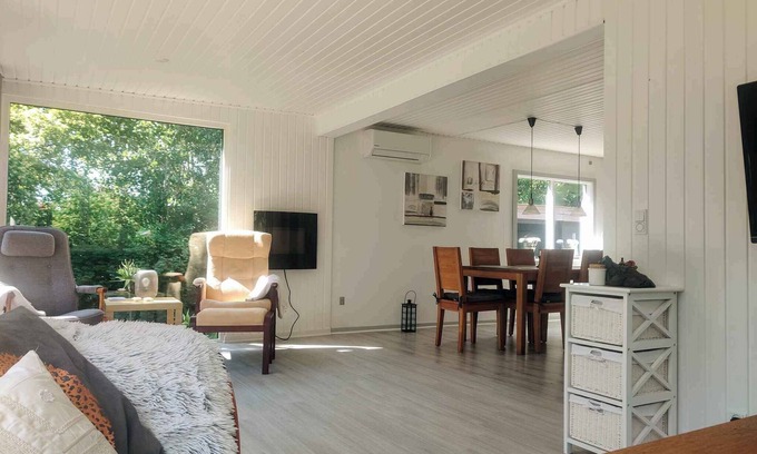 Kramnitse House | Cozy cottage close to the beach
