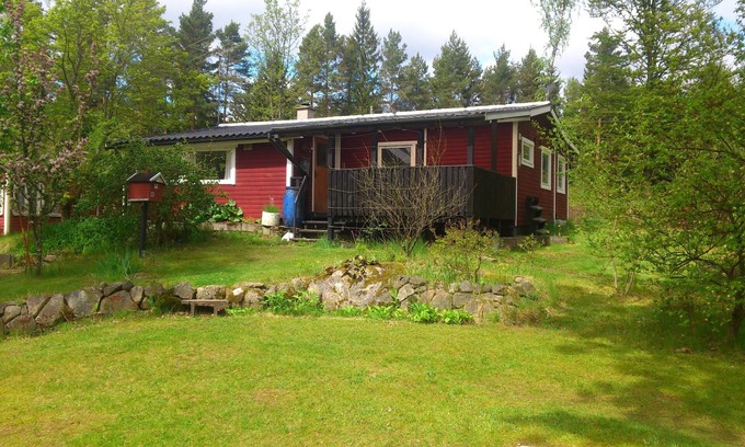 Hallaryd Cottage | Cozy cottage near the lake, including free Wi-Fi and own rowing boat
