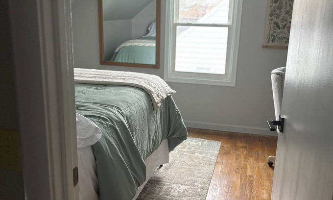 South Bend House | Cozy Cottage near University of Notre Dame