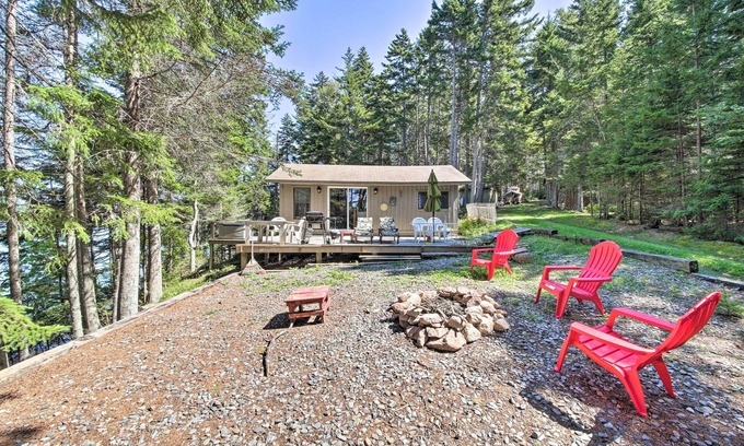 Stonington Cottage | Cozy Cottage on Cat Cove w/Wraparound Deck!