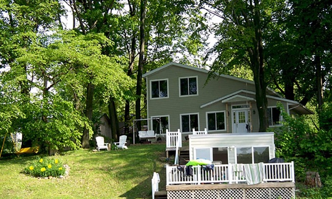 New Carlisle Cottage | Cozy Cottage On The Lake