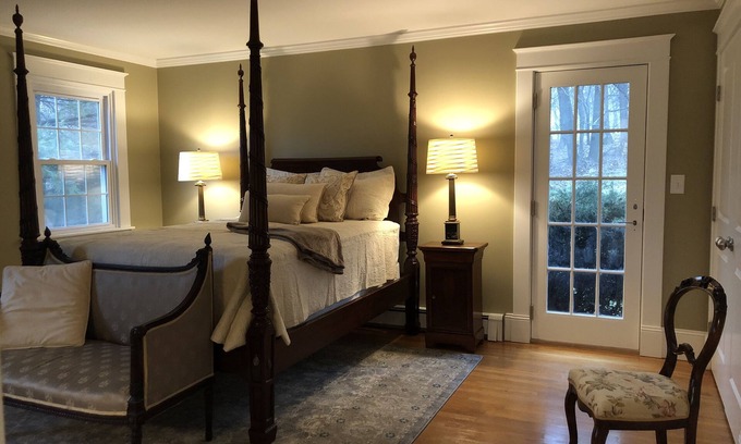 Firthcliffe House | Cozy Cottage minutes to West Point