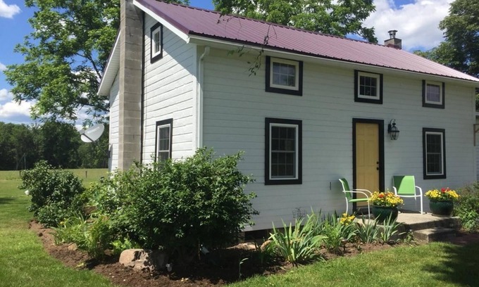 Lewistown Cottage | Cozy Country Cottage with Juniata River Access and Railroad Views