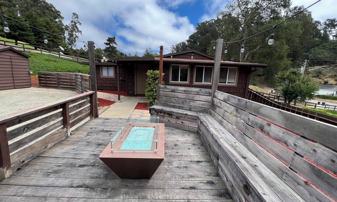 Elkhorn Cottage | Cozy country cottage! Located 20 min. from Monterey.