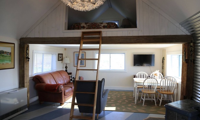Middlebury - Warren Other | Cozy country guest house