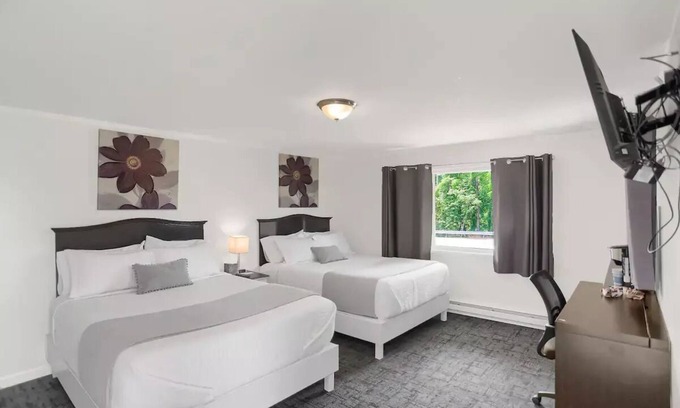 Halifax Apartment | Cozy Double Queen Room 105 at Halifax Innnn